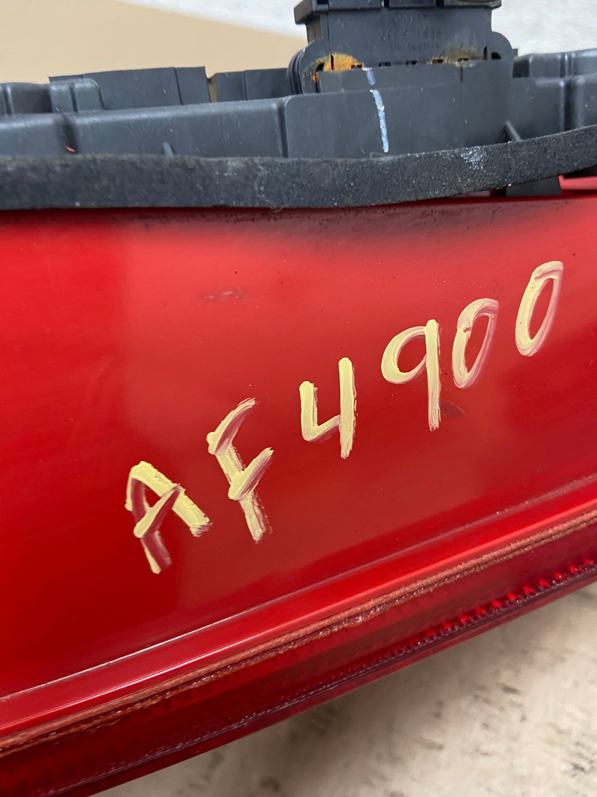 1999 to 2003 Volkswagen Jetta Sedan Left Driver Tail Light AF4900 LK6