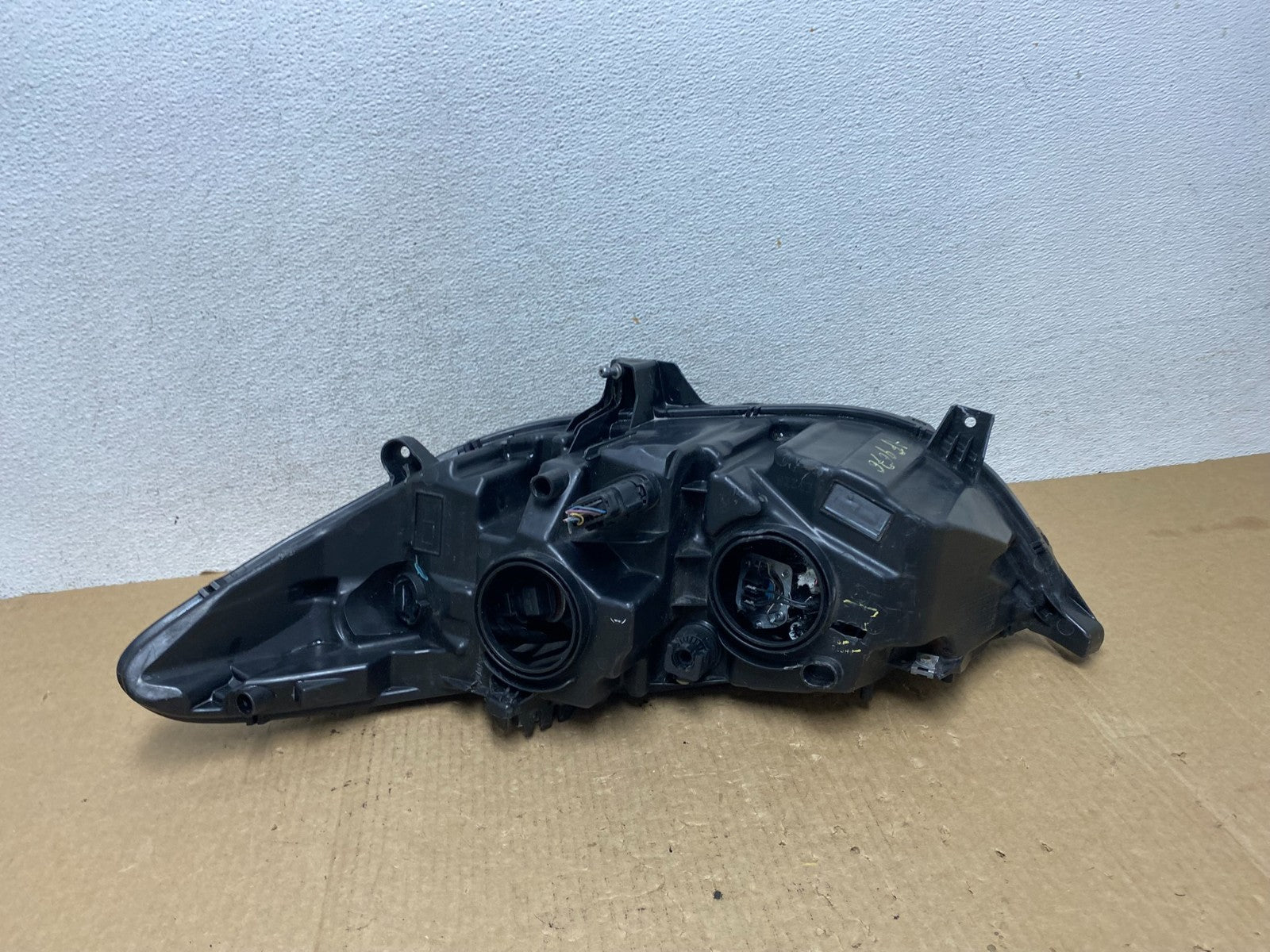 2013 to 2016 Ford Fusion Right Passenger Rh Side Headlight AF9676 DW7