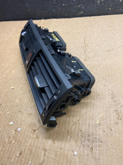 2010 to 2013 BMW X5 X6 Center Console Dash Air Vent OEM Z4178 DG2