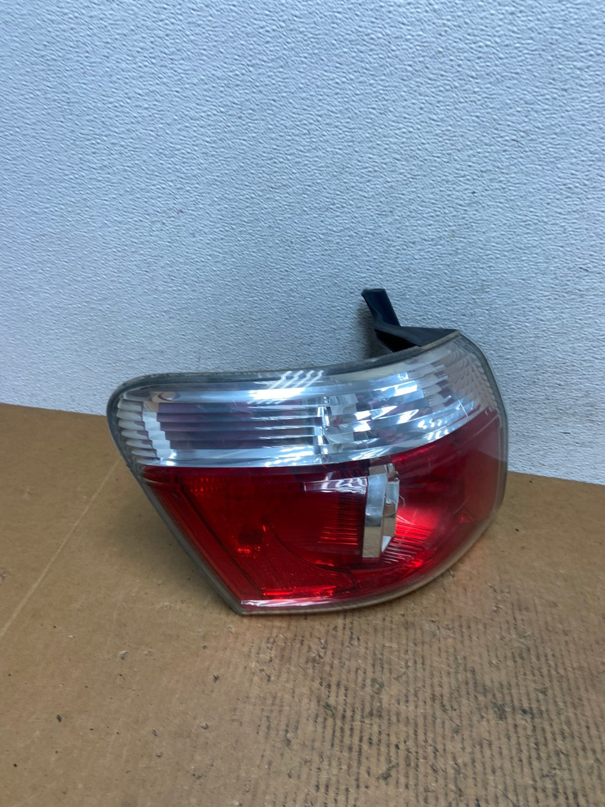 2007 to 2012 GMC Acadia Tail Light Left Driver Lh Side AE0659 LK2