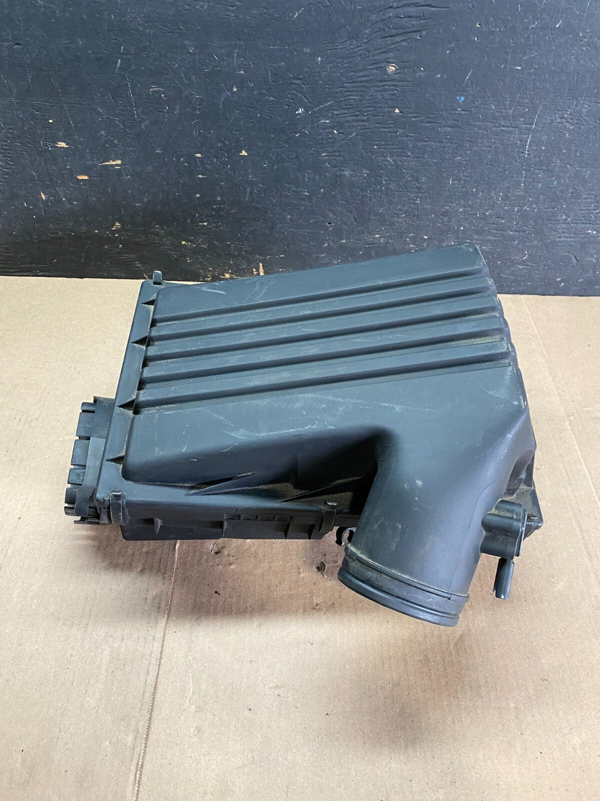 2007 to 2010 BMW X5 Air Intake Cleaner Filter Housing Box N5419 DG3
