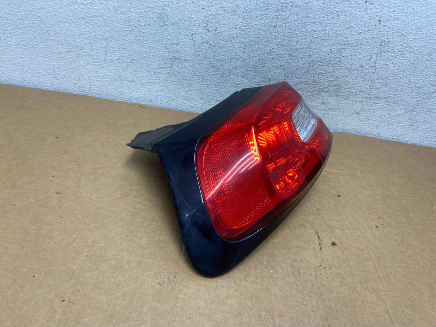 2014 to 2018 Jeep Cherokee Left Driver LH Side Tail Light AD5308 LK2