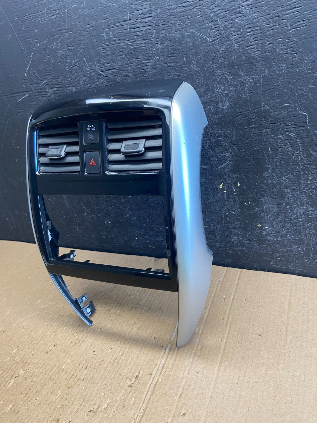 2015 to 2019 Nissan Versa Note Center Vent Dash Radio Trim Bezel AE3909 DG1