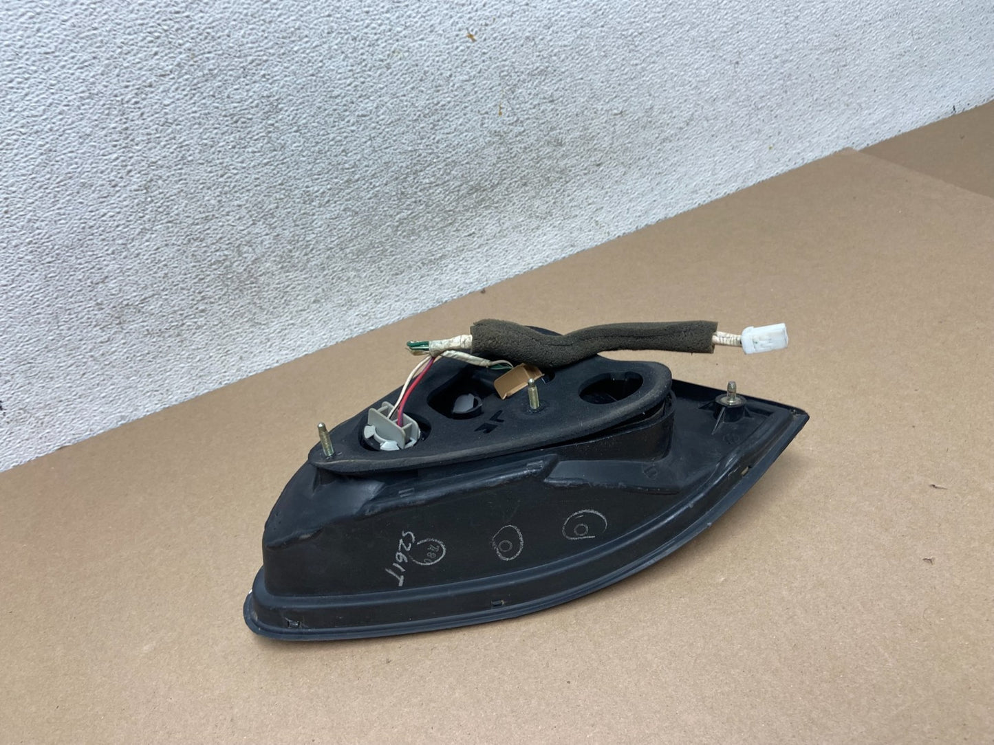 2000-2003 Lexus RX300 Right Passenger Side Rear Inner Tail Light AG5707 DW4