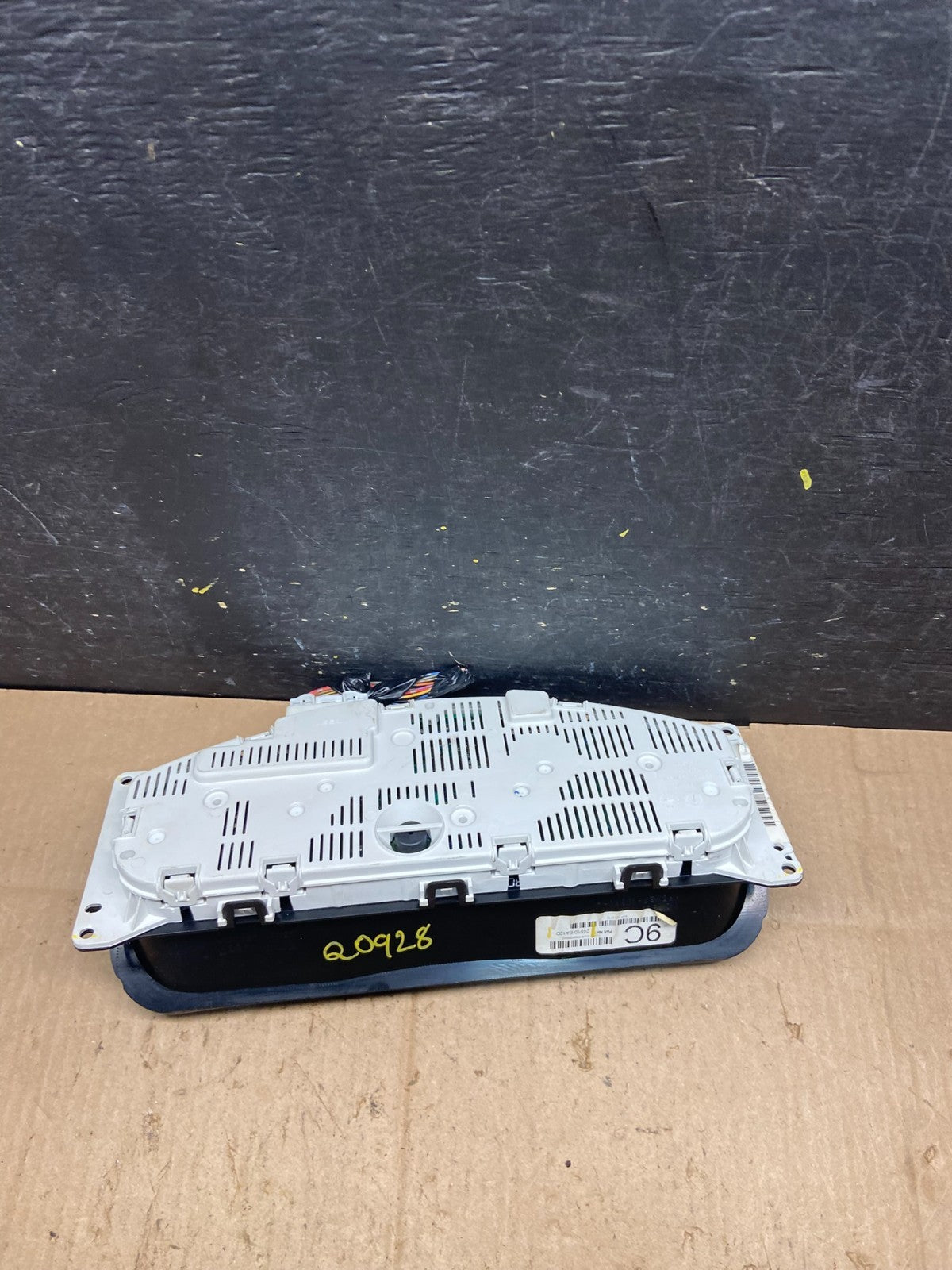 2005 Nissan Xterra Frontier Speedometer Cluster Gauge OEM Q0928 DG4