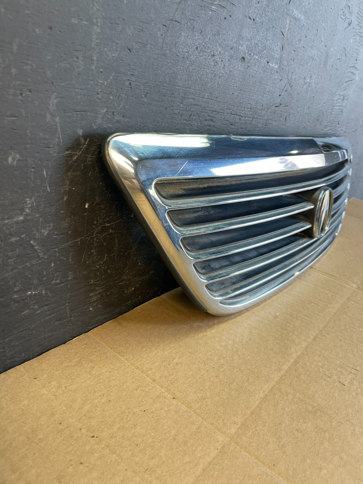 1996 to 1998 Acura RL Front Upper Grille Grill Emblem OEM ac2183 DG2