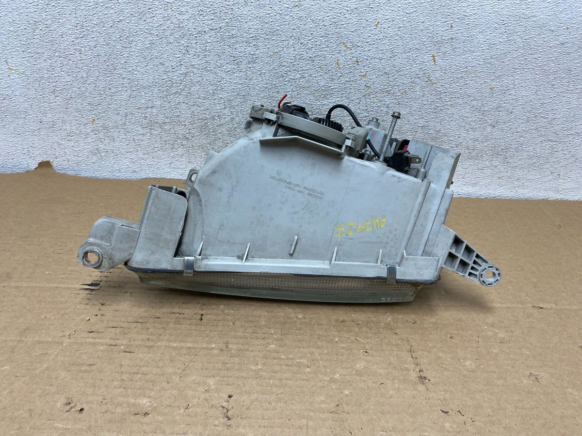 1995 to 1997 Lexus LS400 Right Passenger RH Side Headlight ah7927 DG5