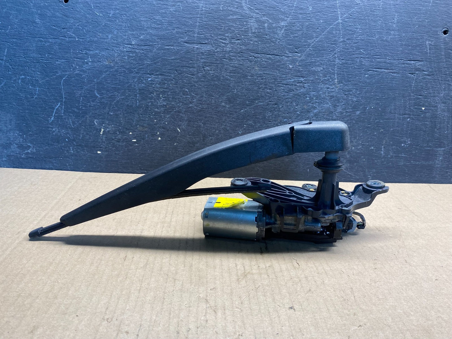 2013 to 2019 Ford Escape Rear Windshield Wiper Motor AG9658 DG3