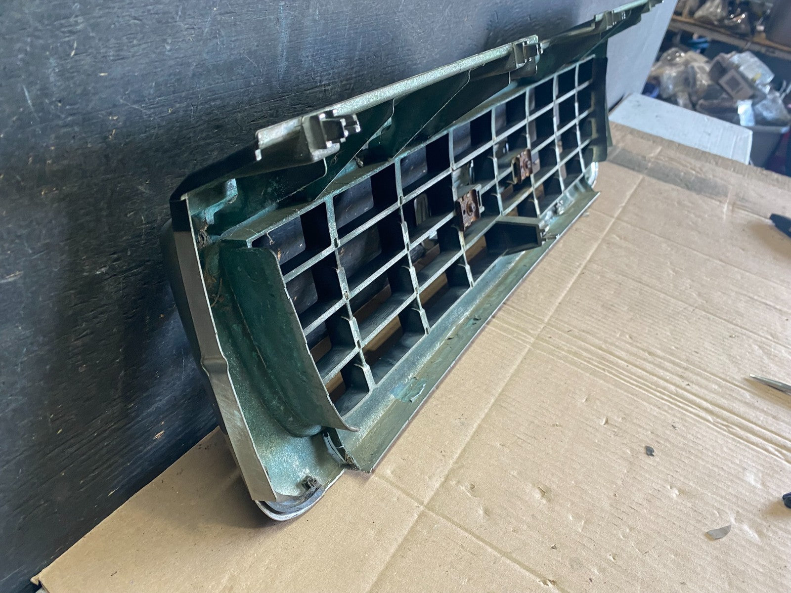 1996 Isuzu Bighorn Front Grille Grill Q0529 PS5