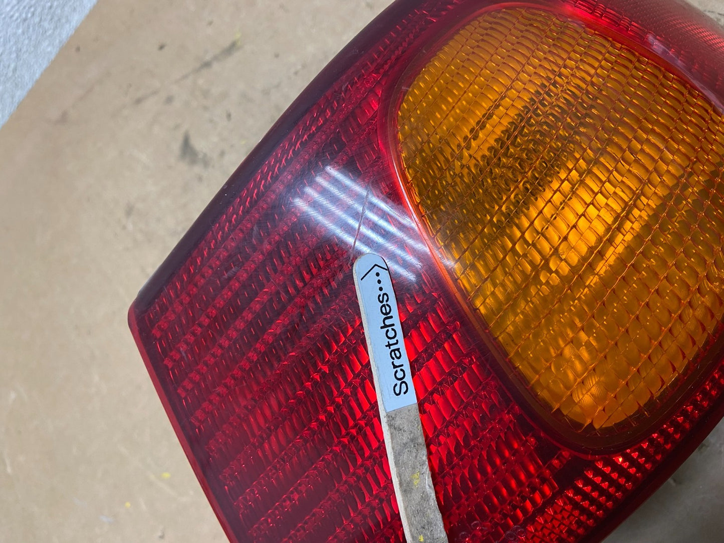 1998 1999 2000 Toyota Corolla Right Passenger Side Tail light OEM Z7052 DW3