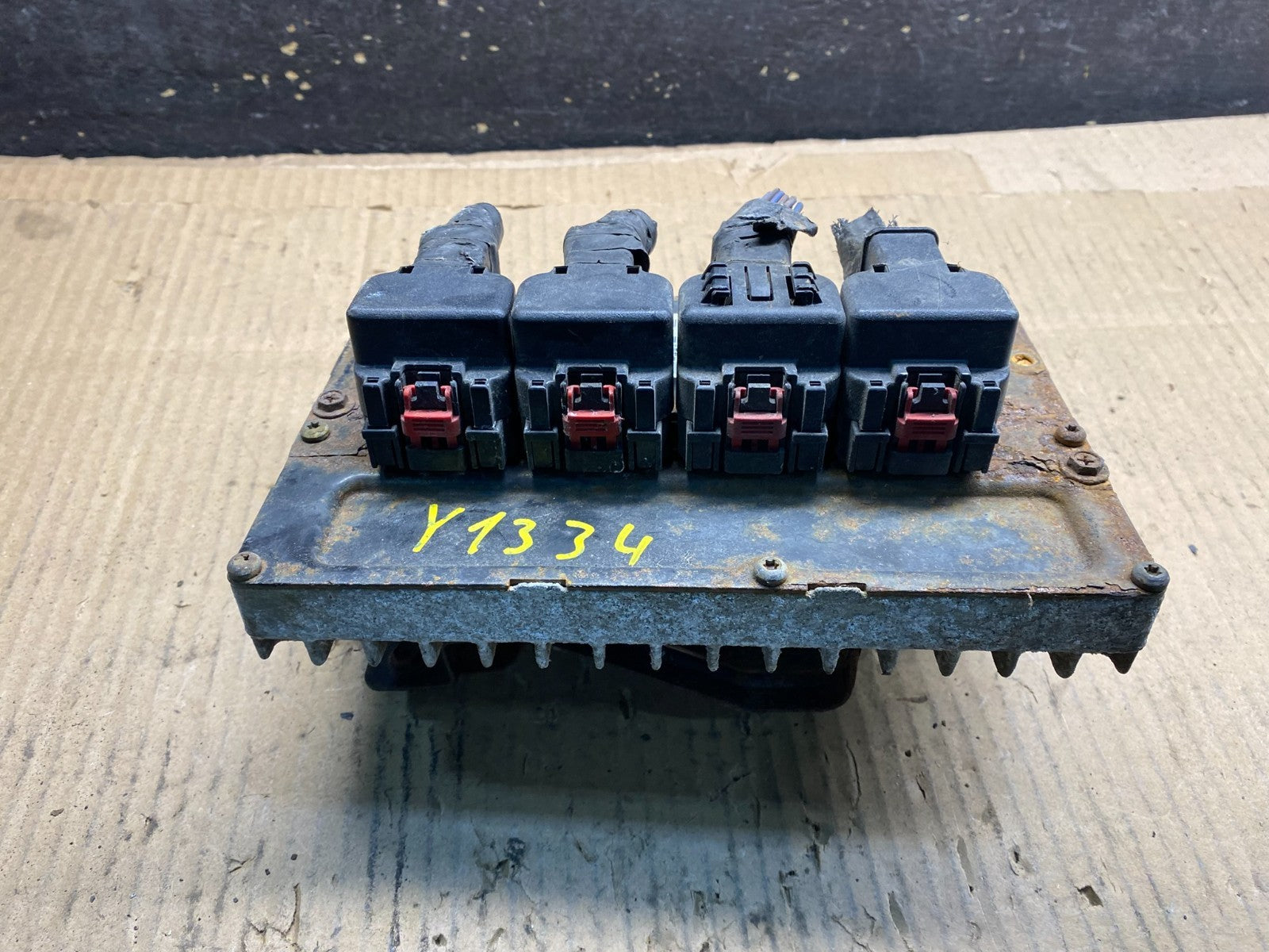 2006 Chrysler Pacifica Engine Control ECU ECM EBX Module y1334 DG2