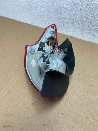 2015-2018 Ford Focus Sedan Halogen Tail Light Right Side Passenger AF9965 LK5