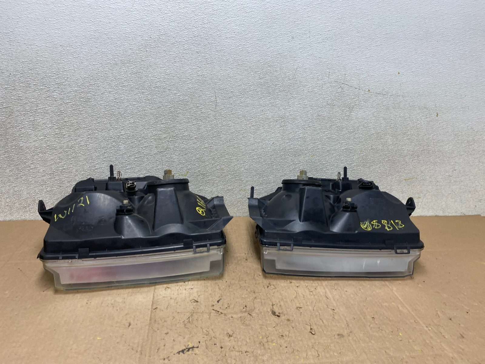 2008-2014 Ford Econoline E150 E250 E350 Left+Right Headlights W1121 DW11
