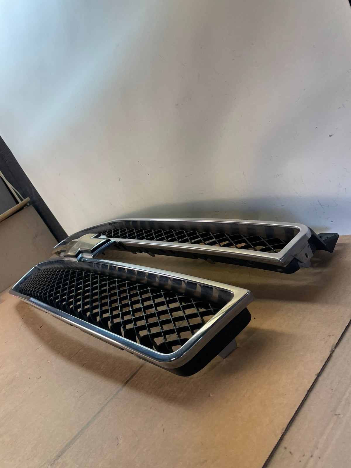2007 to 2014 Chevrolet Tahoe Suburban Lower Upper Grill Grille Set aj1240 DG1