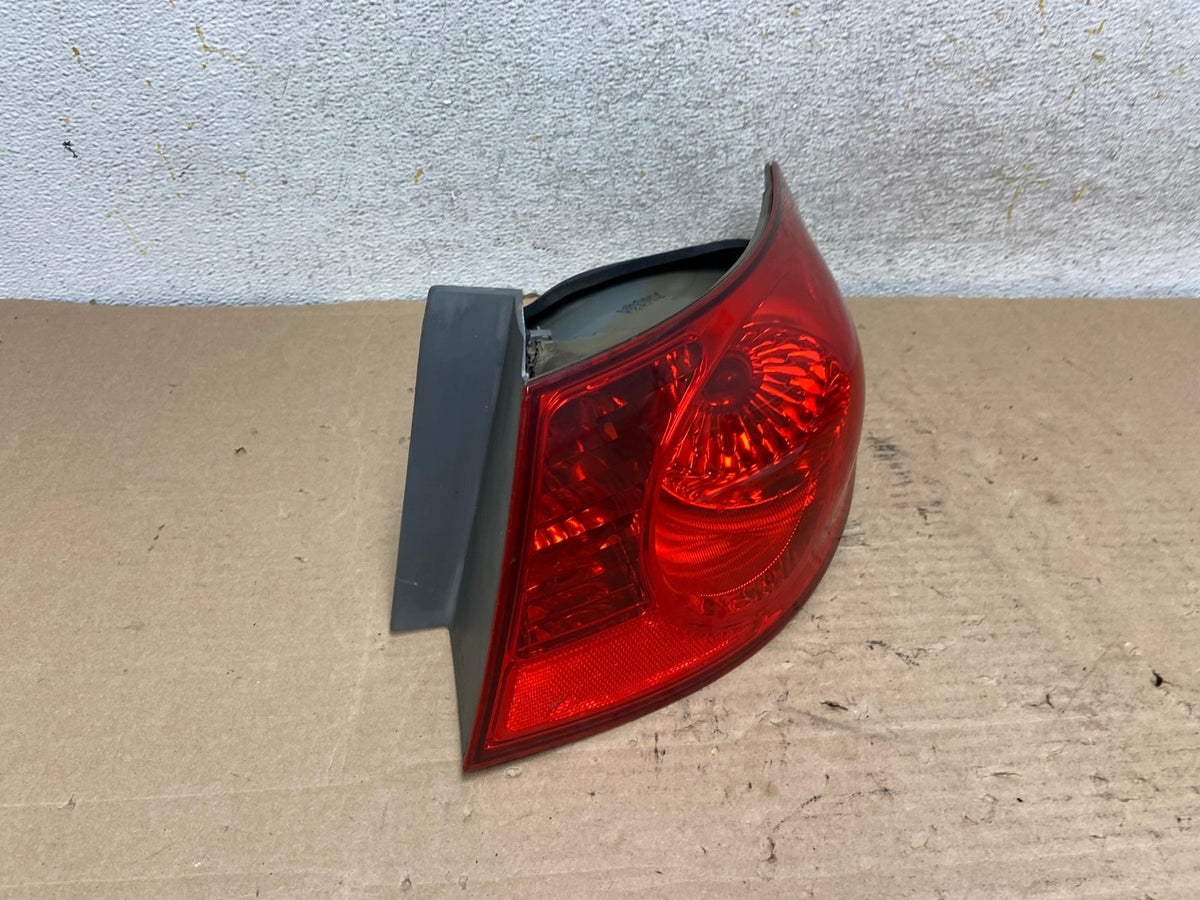 2007 to 2010 Hyundai Elantra Sedan Right Passenger Side Tail Light AI0917 LK2