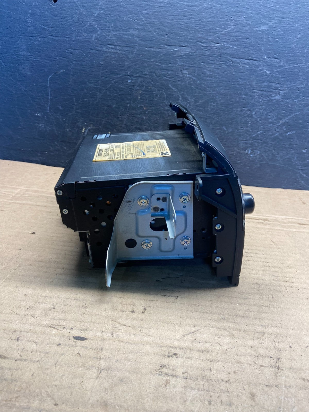 2004 to 2010 Toyota Sienna AM FM CD WMA Mp3 Radio Receiver ae2519 DG2