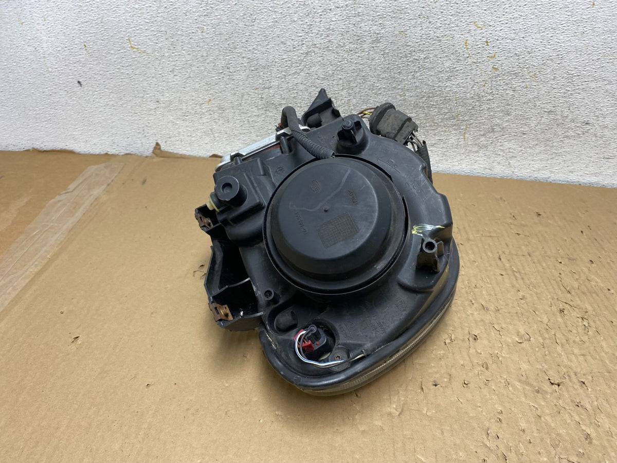 2007 to 2008 Chrysler Pacifica Left Driver LH Xenon Headlight AH2838 DW8