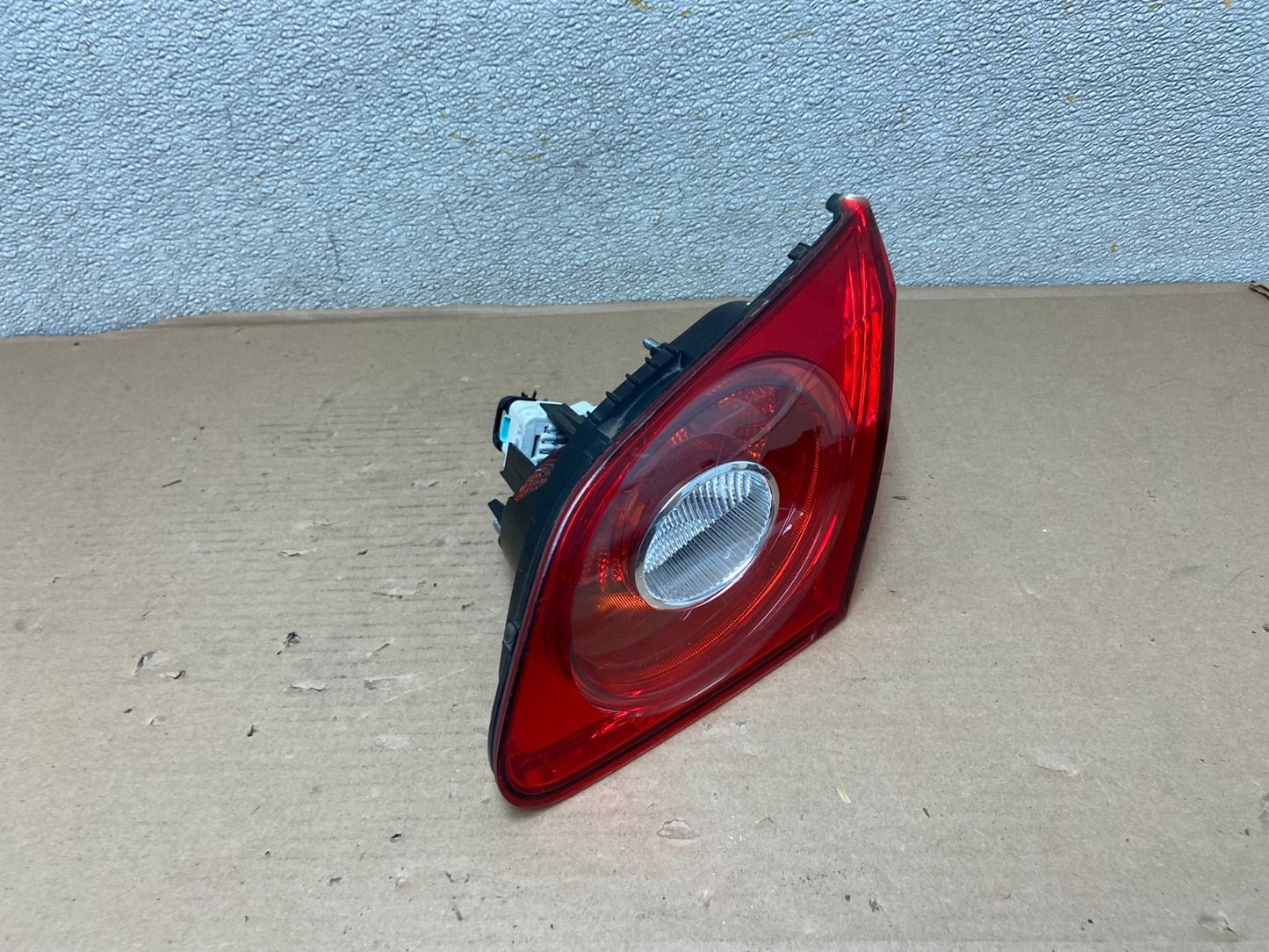 2009-2012 Volkswagen CC Right Passenger RH Side Tail Light Inner Trunk AA9910 LK2