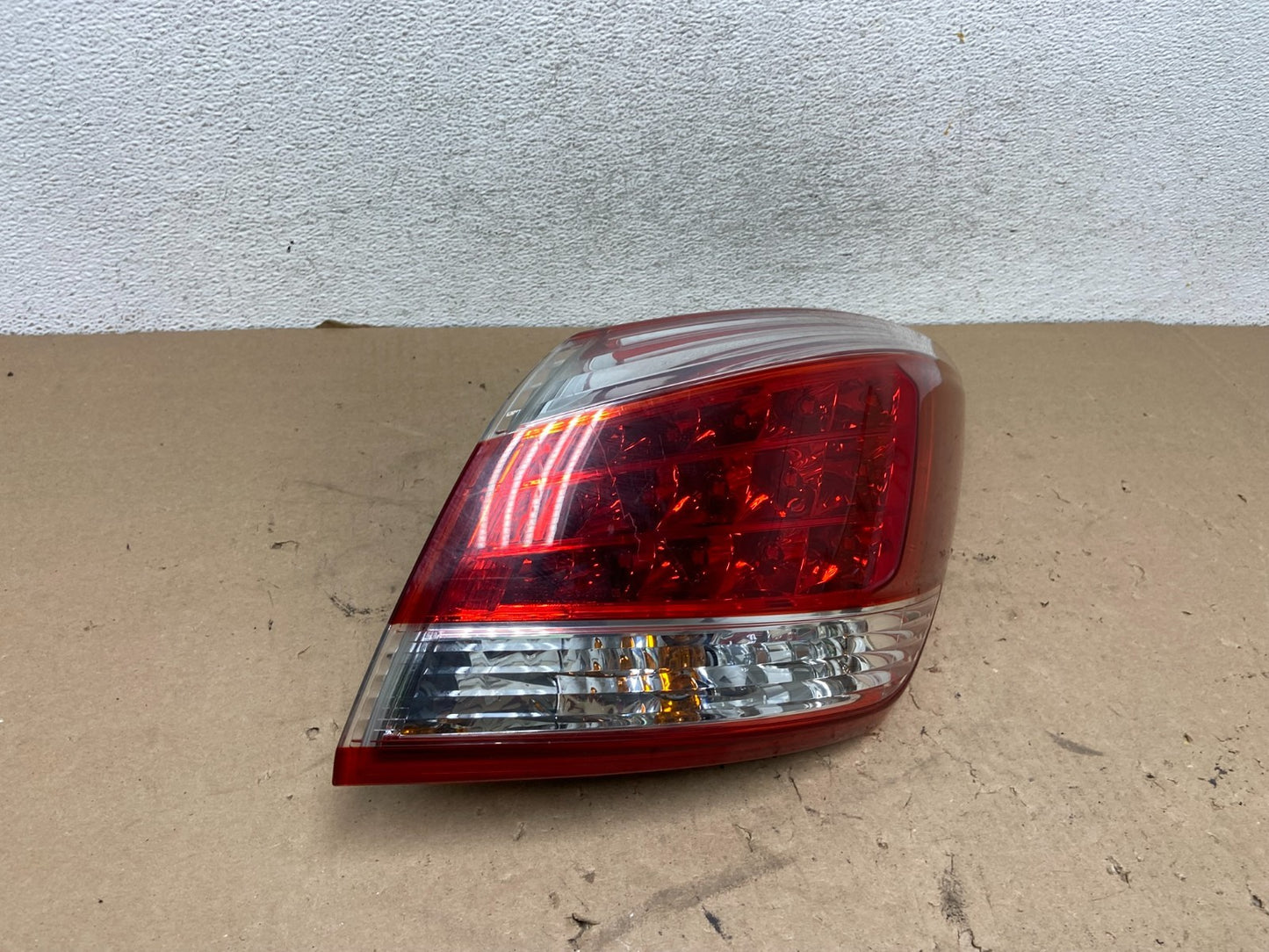 2011 - 2014 Nissan Murano Right Passenger Side RH Tail Light AG4327 PS2