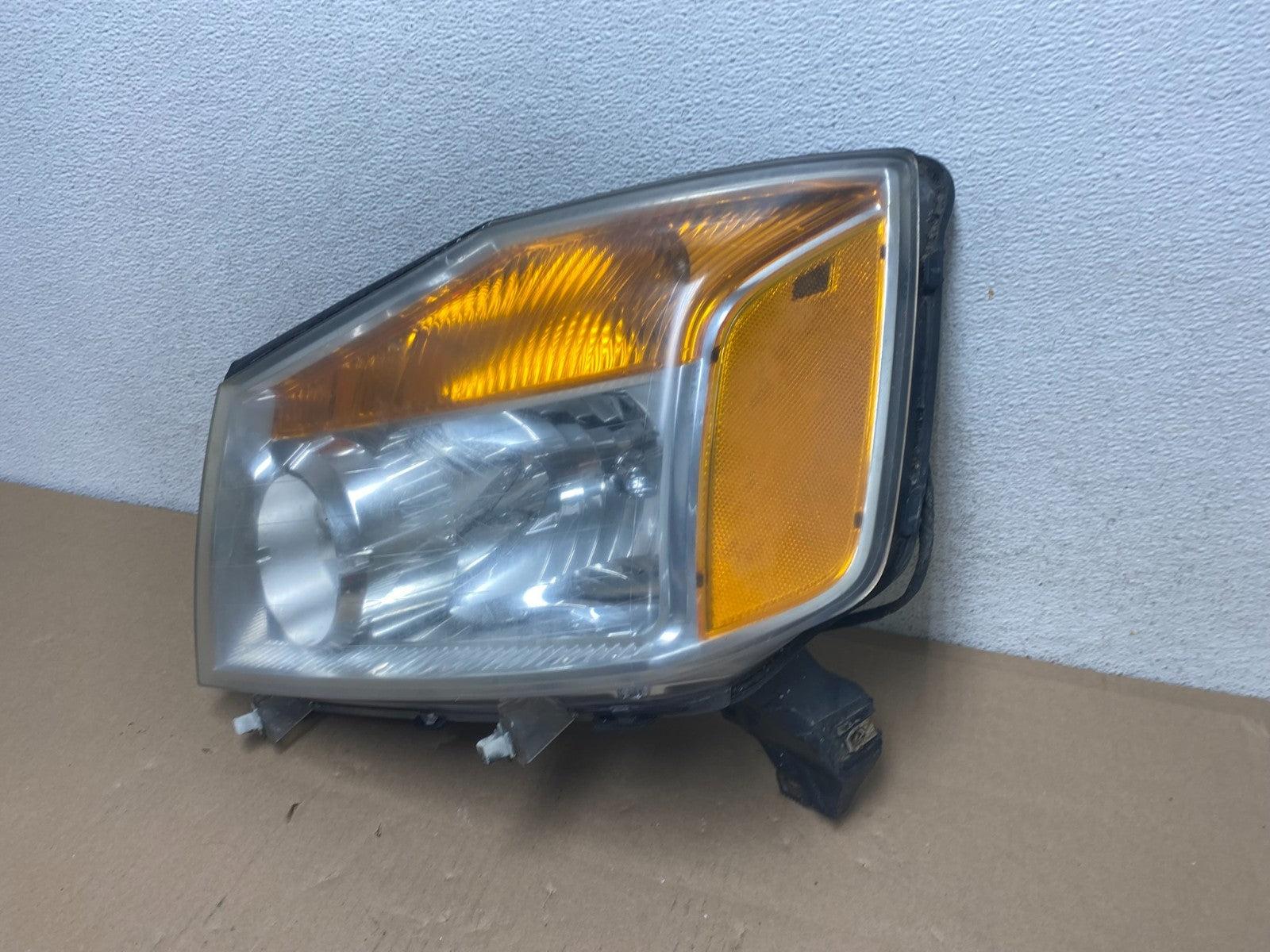 2008 - 2015 Nissan Armada Left Driver LH Headlight Halogen AG5733 DW1
