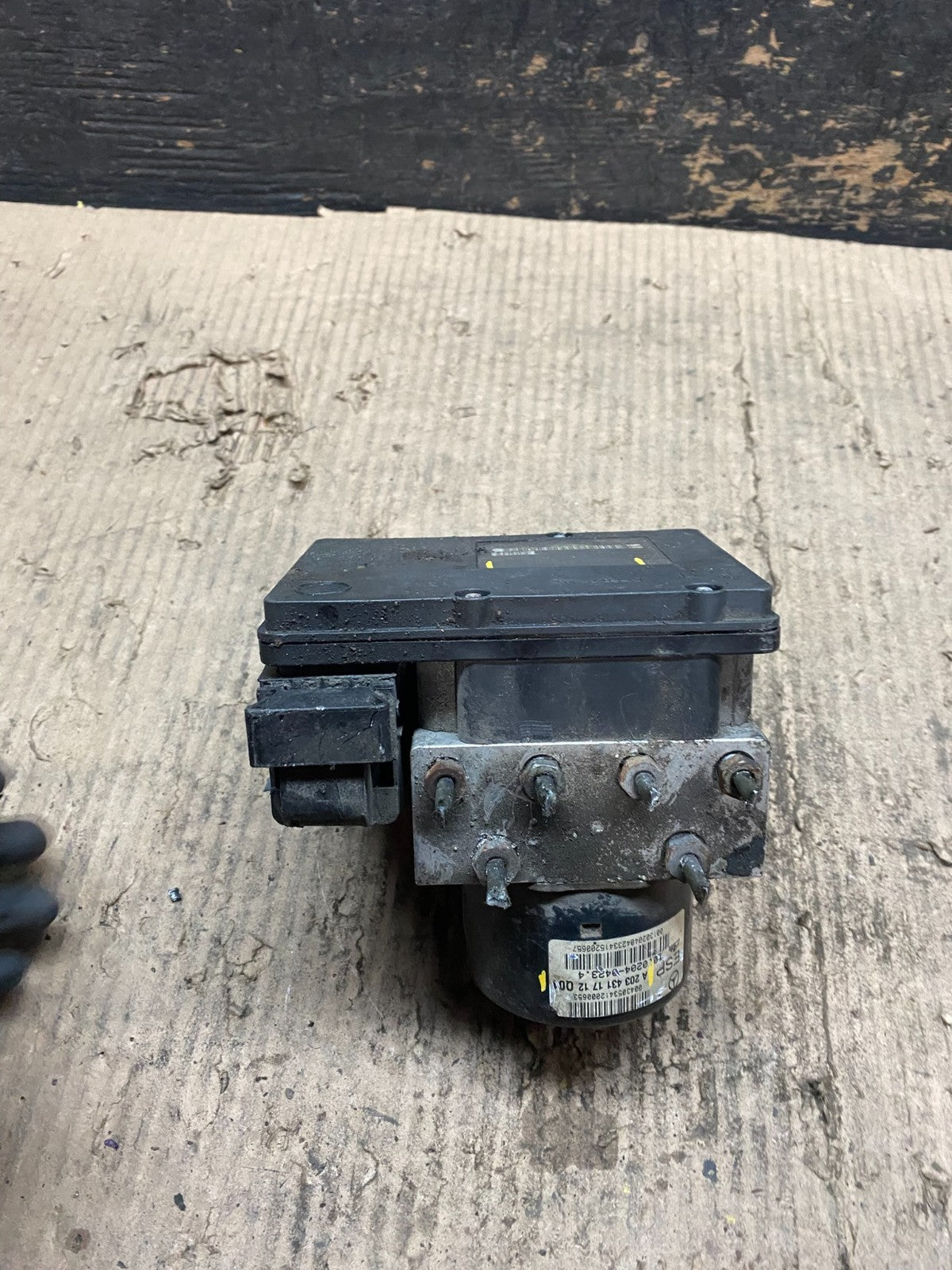 2006 2007 Mercedes C280 C350 ABS Anti Lock Brake Pump Module V6857 DG1