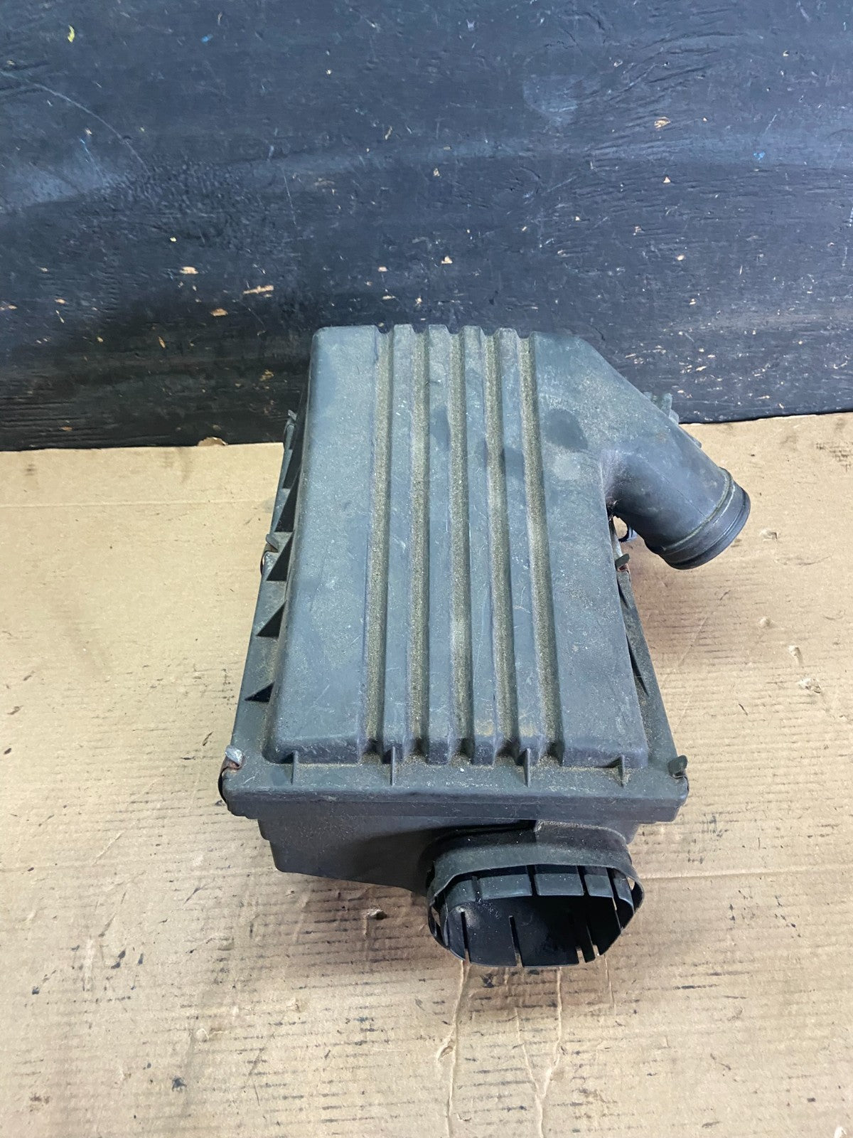 2007 to 2010 BMW X5 Air Intake Cleaner Filter Housing Box OEM R2086 DG0