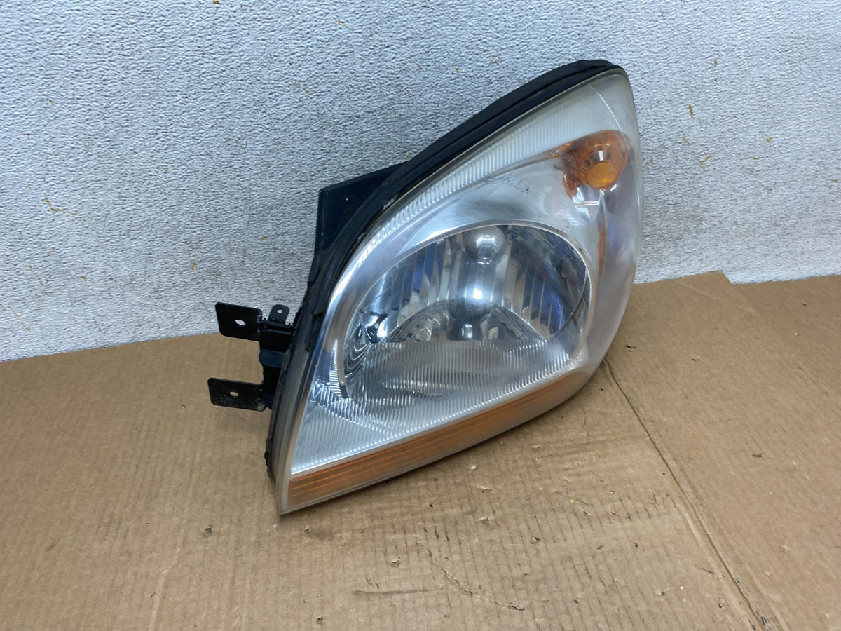 2005 to 2006 Kia Sportage Left Driver LH Halogen Headlight AI4466 DW2