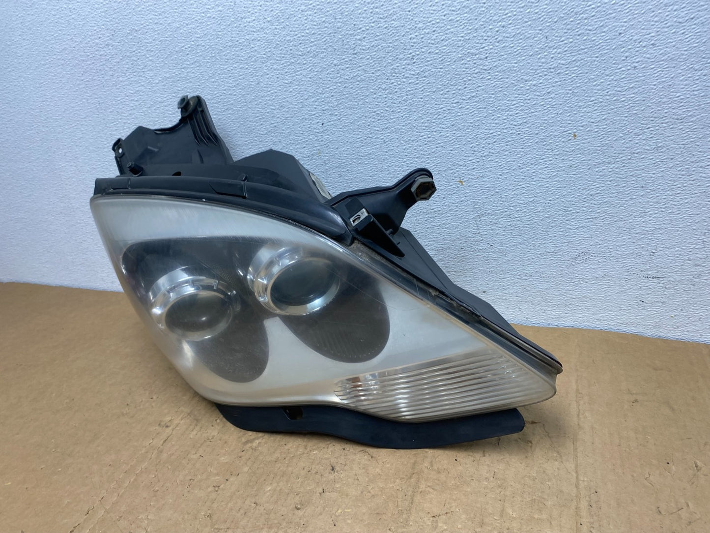 2007-2012 Gmc Acadia Halogen Headlight Right Passenger Side AD1317 DW1