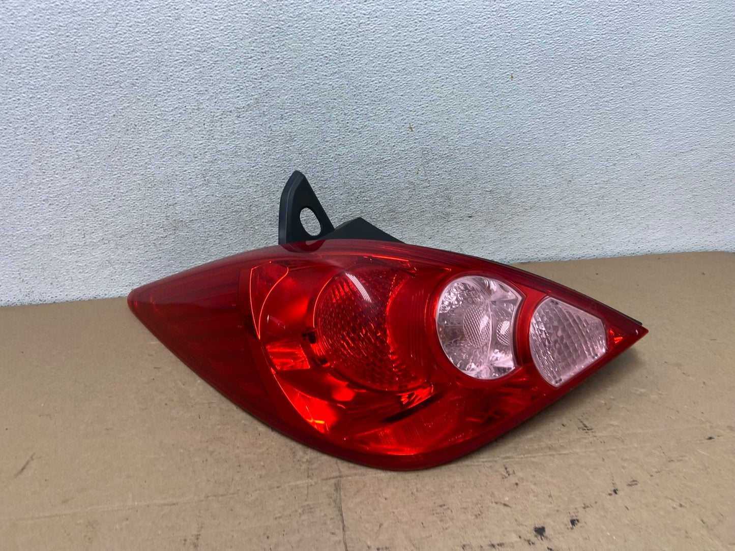 2007 - 2012 Nissan Versa Hatchback Left Driver Side Lh Tail Light AF4857 LK0