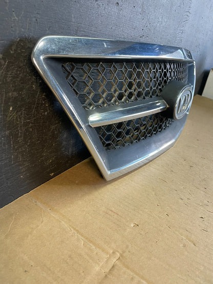 2002 to 2006 Kia Sorento Front Upper Grill Grille AD5734 DG2