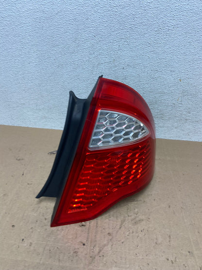 2010 2011 2012 Ford Fusion Right Passenger Side Tail Light AE6162 LK2