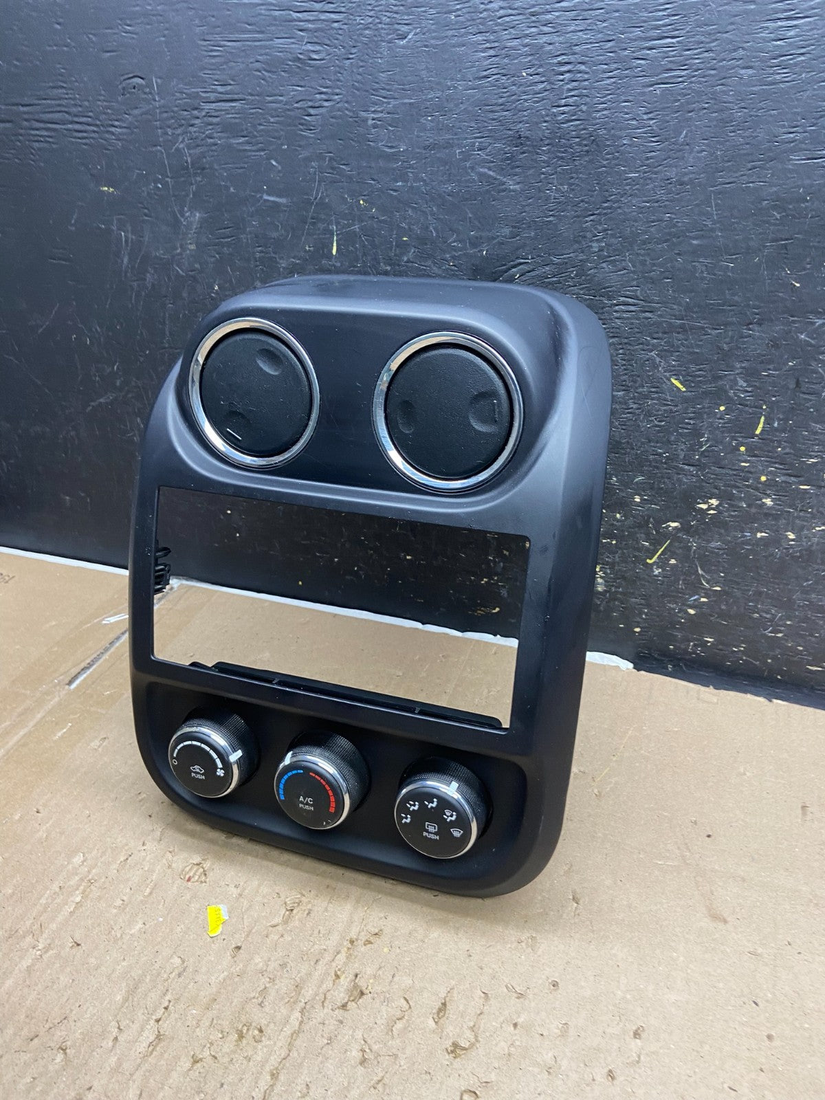 2011 to 2017 Jeep Compass Dash Climate Temperature Control Radio Bezel AB5423 DG1