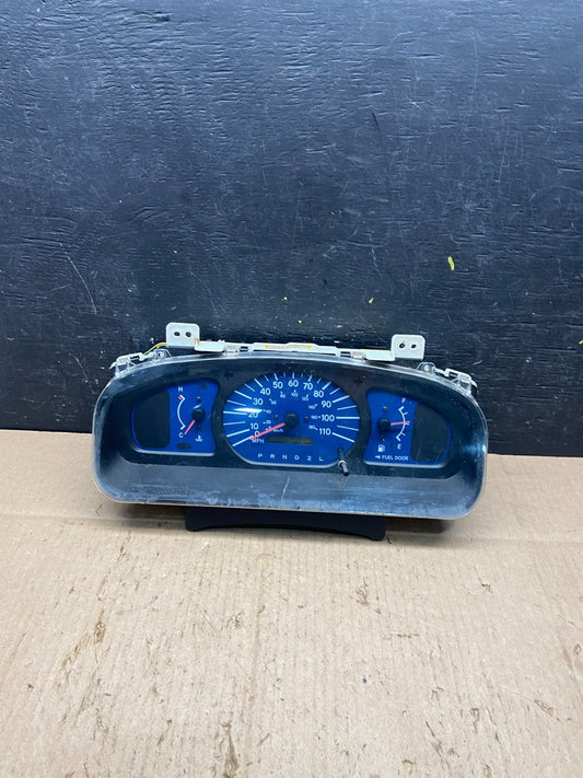2001 2002 2003 Toyota Sienna Speedometer Cluster Gauge Q0933 DG0