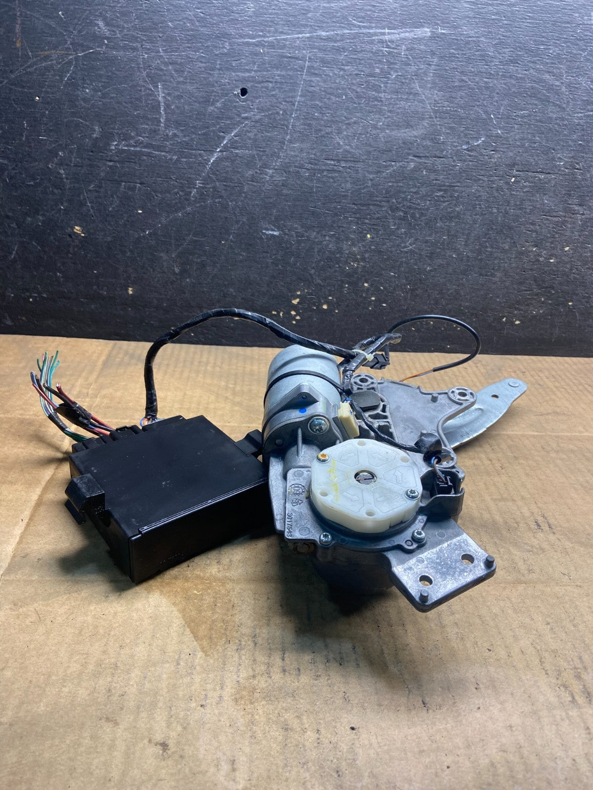 2009 2014 Buick Chevrolet GMC Liftgate Door Module Motor Y4536 DG0