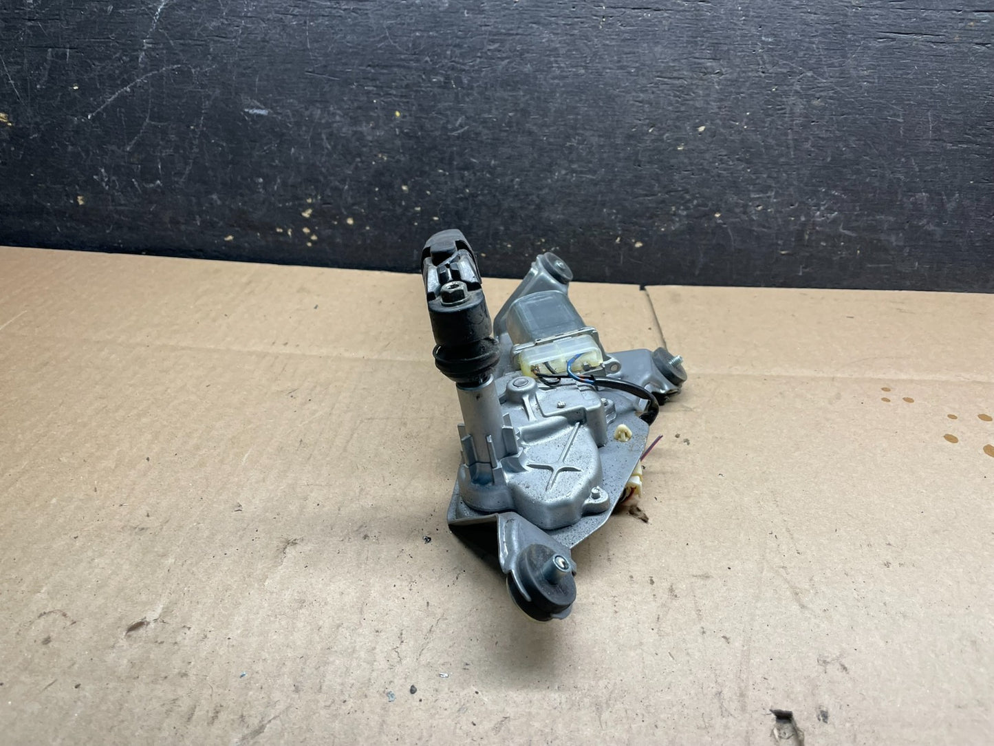 2007 to 2015 Mazda CX-9 CX9 Windshield Rear Wiper Motor v9064 DG2