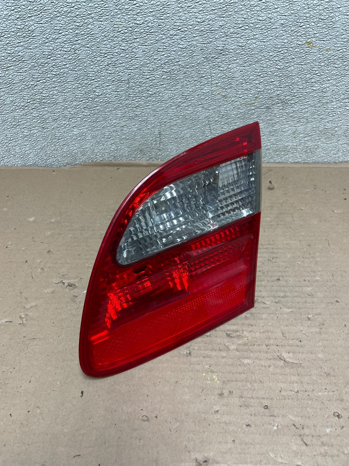 2003-2006 Mercedes E-Class Wagon W211 Right Passenger Inner Tail Light AB0035 LK2