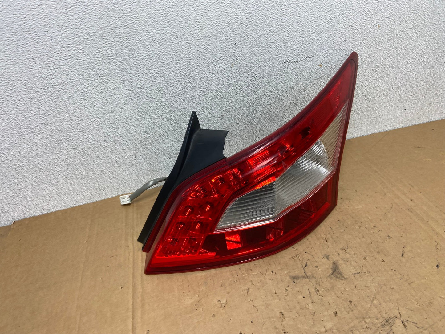 2009 2010 2011 Nissan Maxima Right Passenger RH Side Tail light AD3172 LK2