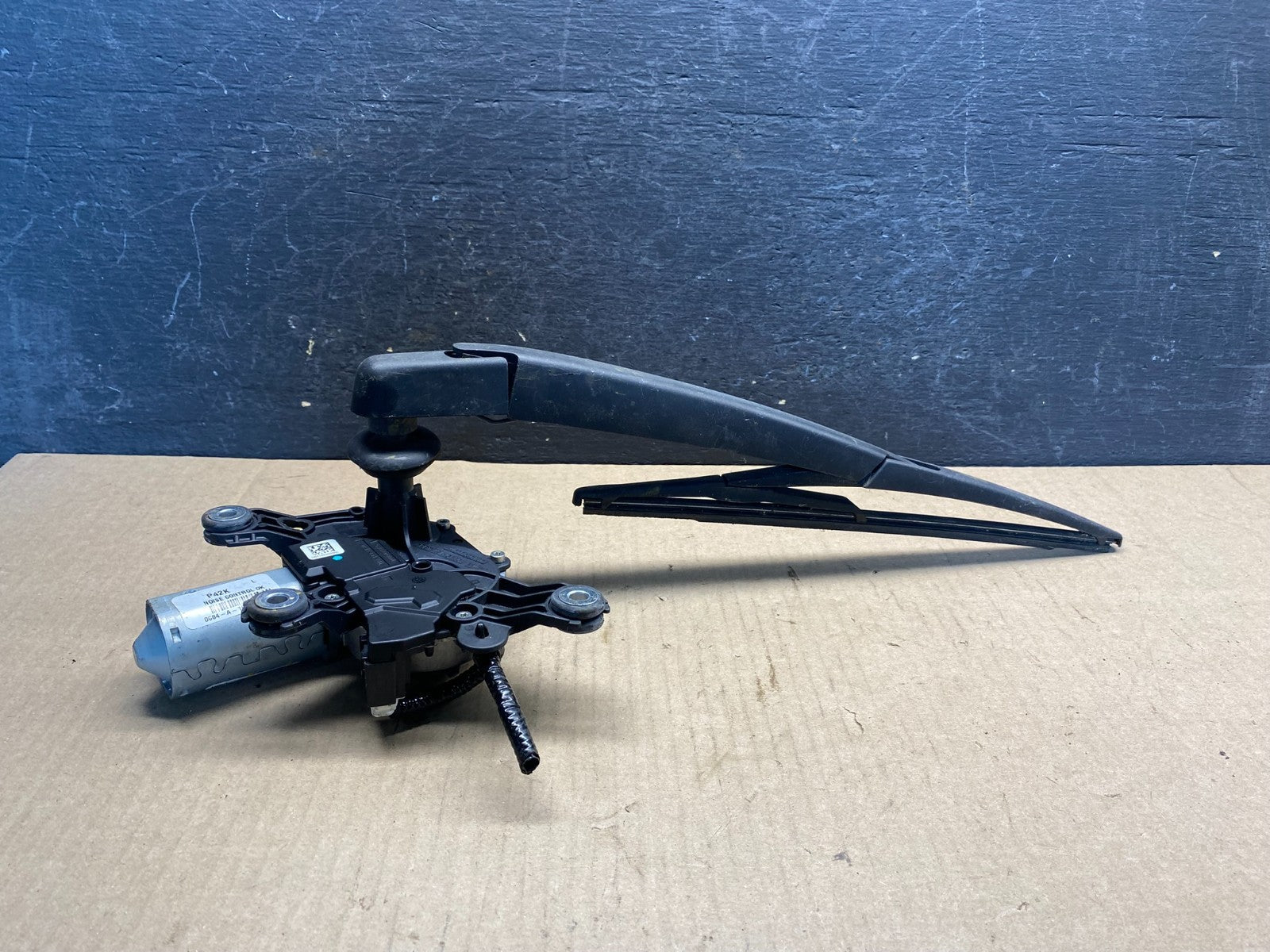 2013-2020 Nissan Pathfinder Back Door Rear Wiper Motor Wiper Blade AG9663 DG1