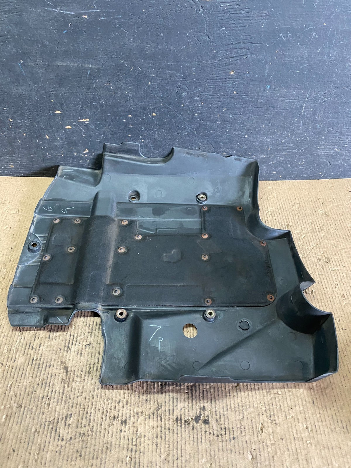 1997 to 2001 Infiniti Q45 Engine Motor Cover OEM  P5835 DG6