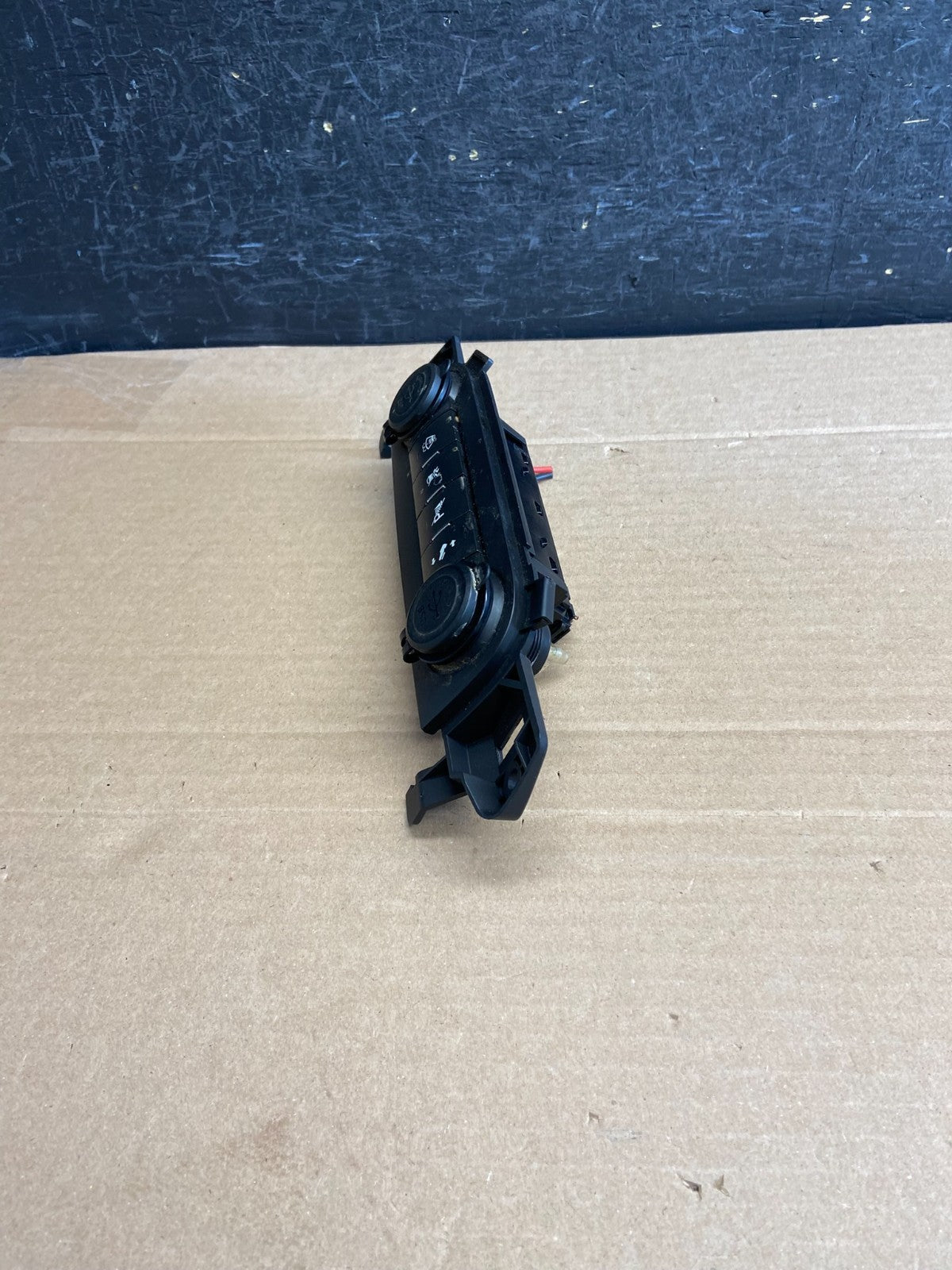 2007 - 2014 Chevrolet Tahoe Yukon Pedal Traction Control Switch AG5000 DG1