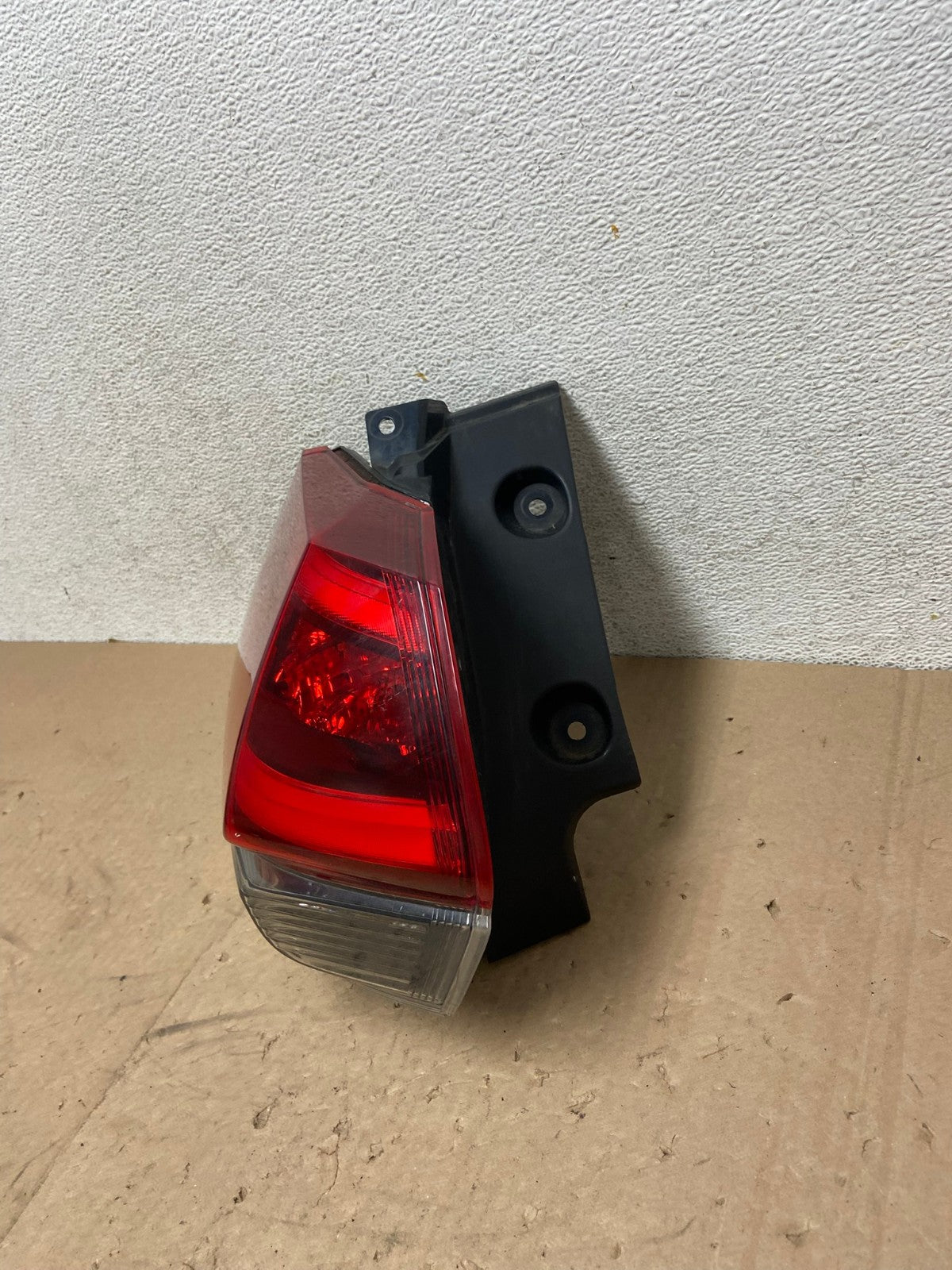 2017 - 2020 Nissan Rogue Outer Left Driver LH Side Tail Light AG5350 LK1