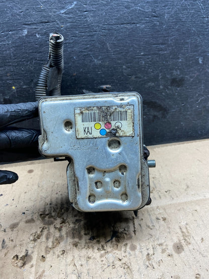 2004-2006 Chevrolet Express ABS Pump Control OEM 13567115 Module Q6123 DG0