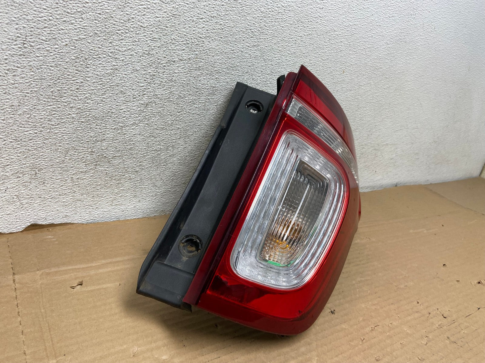 2011 2012 2013 2014 2015 Ford Explorer Right Passenger RH Tail light AG8134 LK1