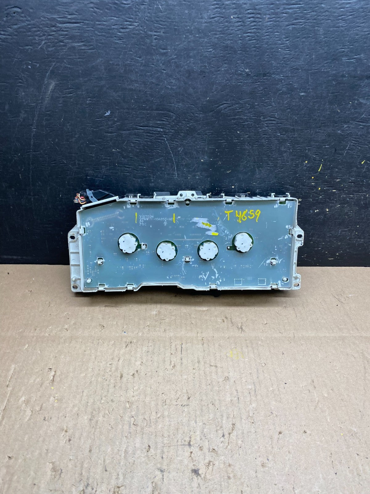 2009 to 2011 Lincoln Town Car Speedometer Cluster Gauge T4859 DG5