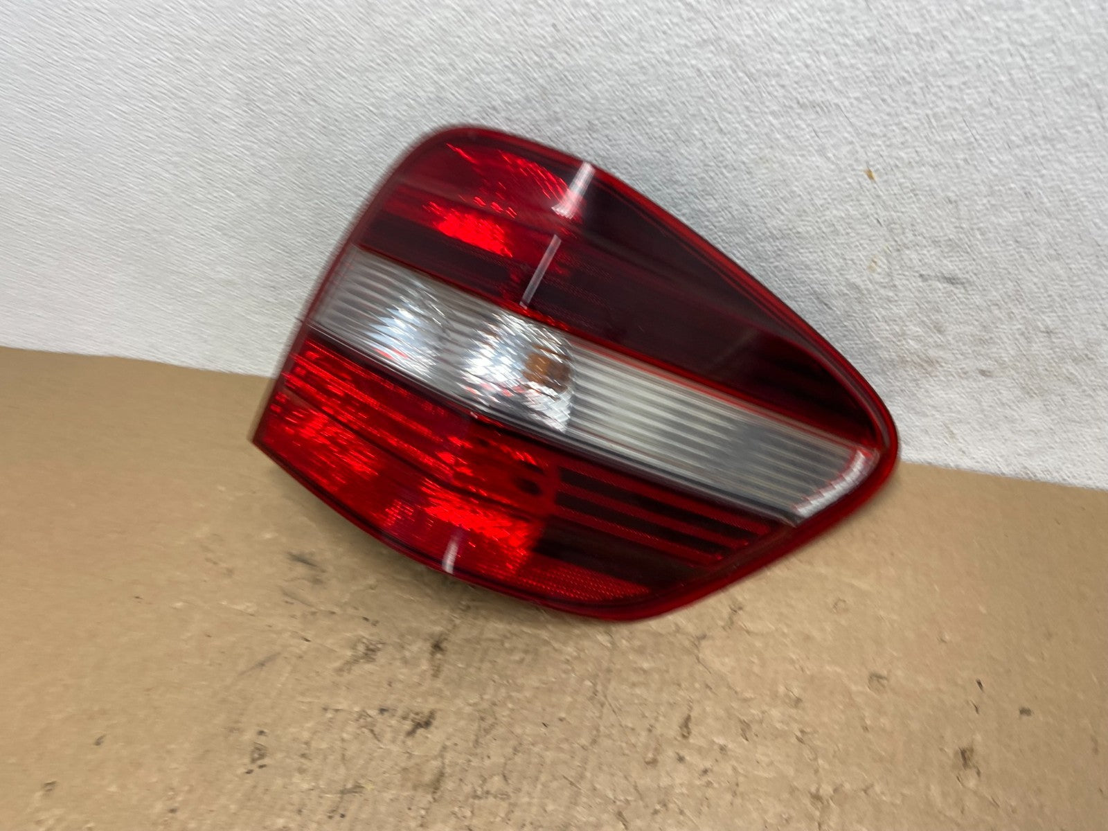 2009 to 2011 Mercedes ML350 ML-Class Right Passenger RH Tail Light AF8187 LK1