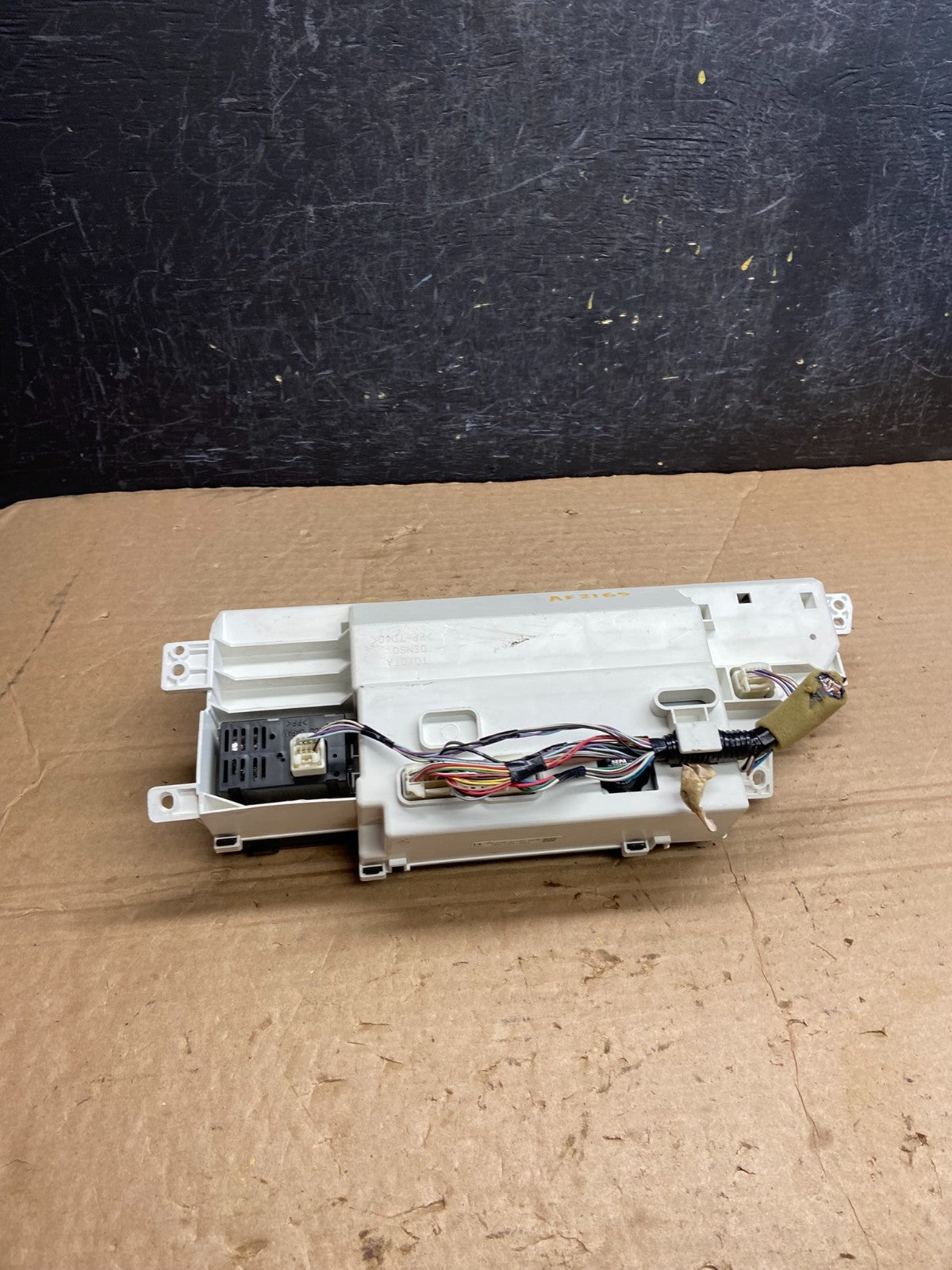 2008 to 2010 Toyota Avalon Cluster Gauge Speedometer AF2165 DG6