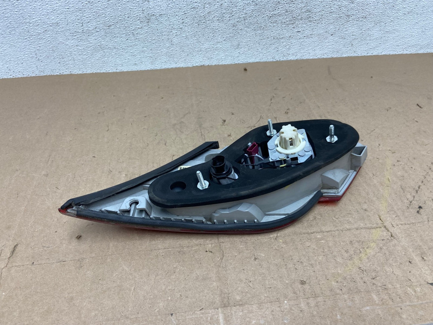 2006 - 2008 BMW 7-Series 750li 760li Left Driver Inner Tail Light AE69004