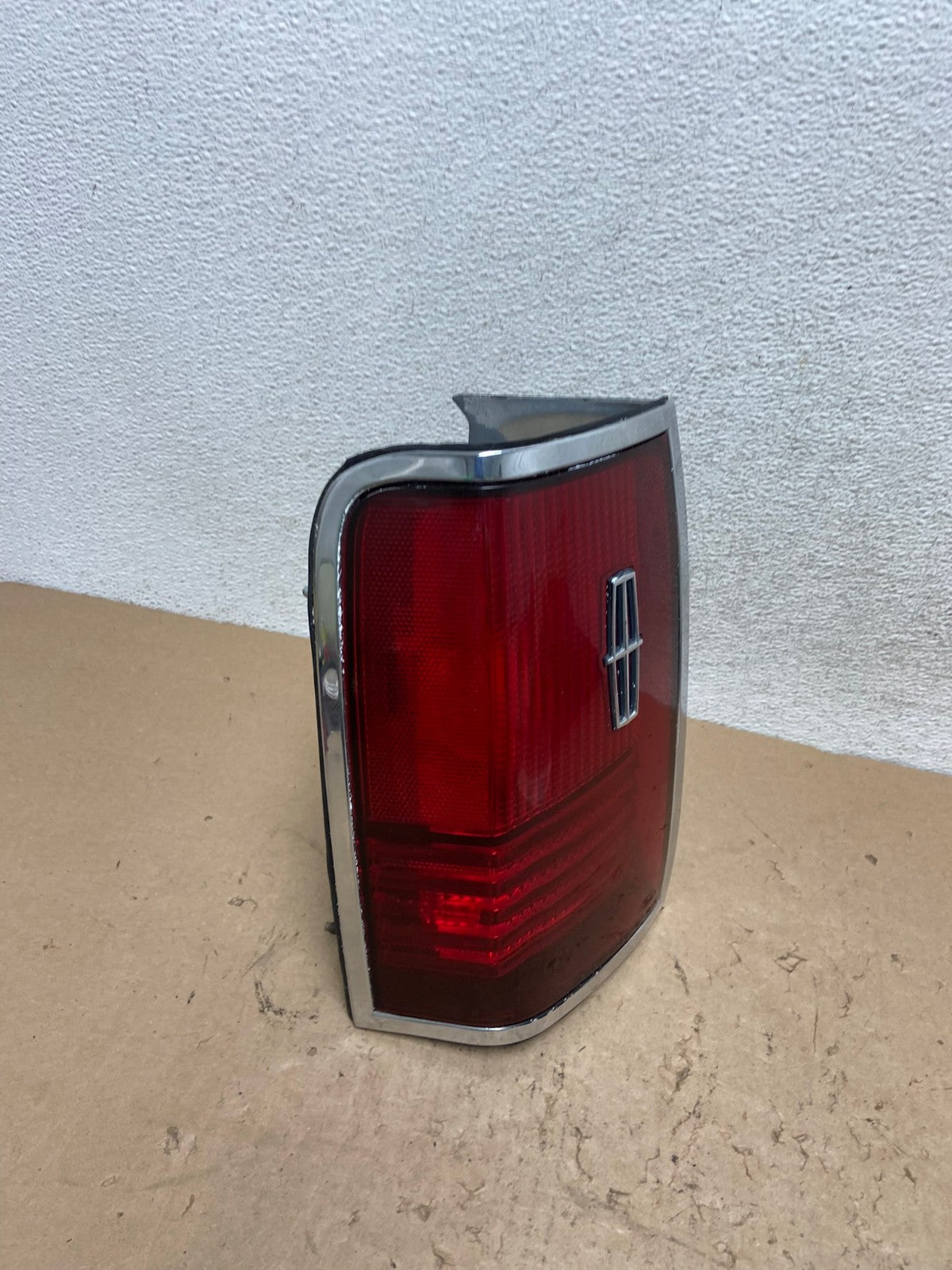 1990 to 1994 Lincoln Town Car Left Driver Side Tail Light AG4467 LK2