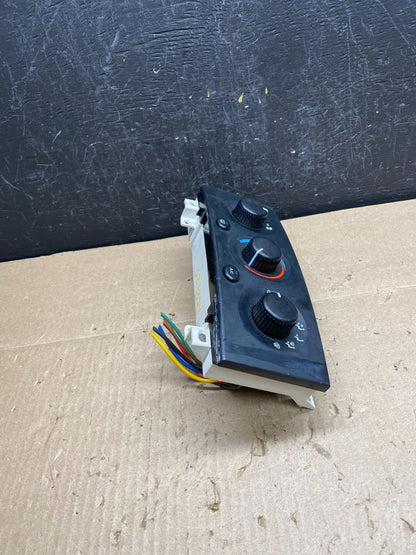 1999 to 2004 Jeep Grand Cherokee A/C Climate Control Bezel ac6725 DG2