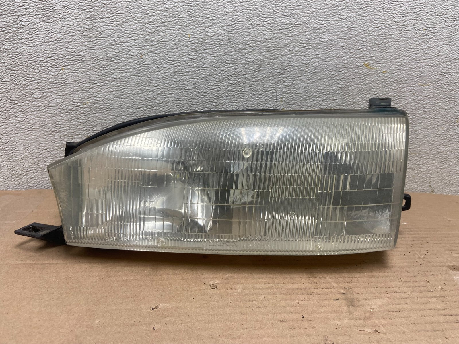 1992 1993 1994 Toyota Camry Left Driver LH Halogen Headlight OEM AA8708 DW0
